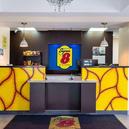 Super 8 By Wyndham Salisbury Otel Dış mekan fotoğraf