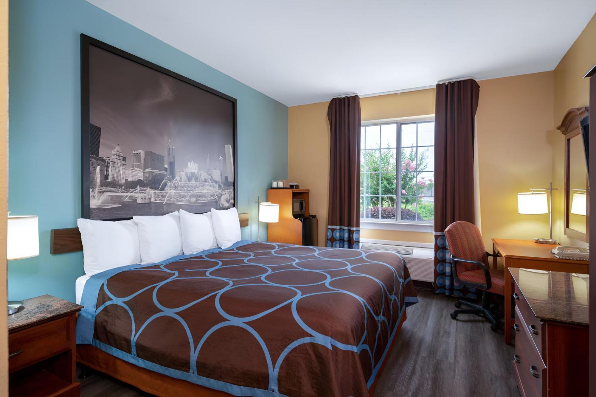 Super 8 By Wyndham Salisbury Otel Dış mekan fotoğraf