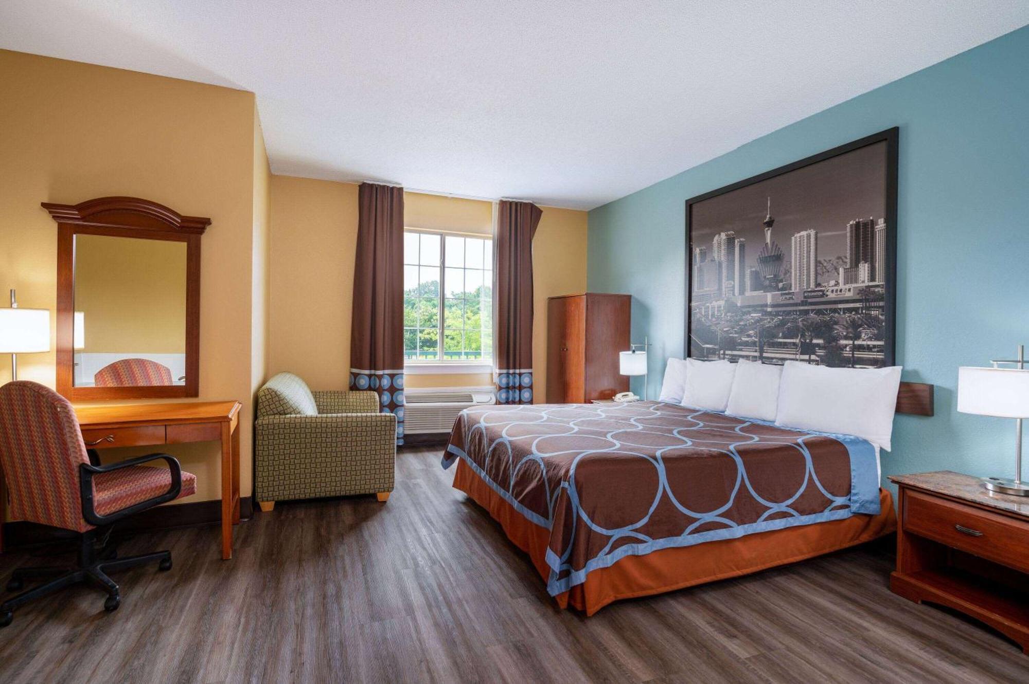 Super 8 By Wyndham Salisbury Otel Dış mekan fotoğraf