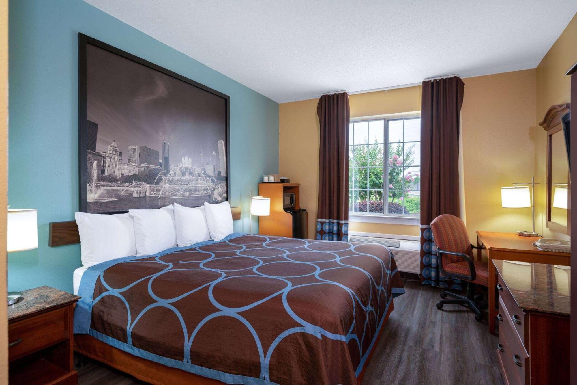 Super 8 By Wyndham Salisbury Otel Dış mekan fotoğraf